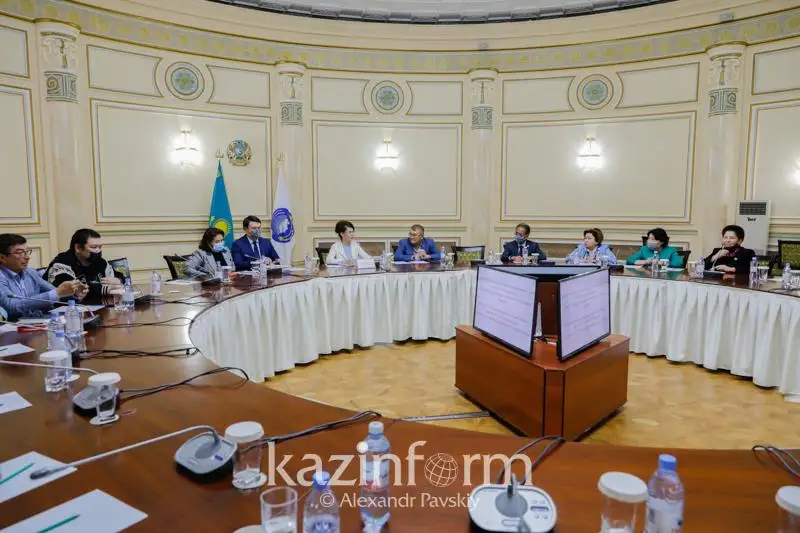 Qoǵamdyq keńester óz mindetin tolyqqandy atqarmaıdy – Aıda Balaeva