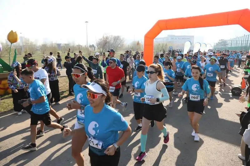 В Астане прошел благотворительный забег в поддержку детей с аутизмом