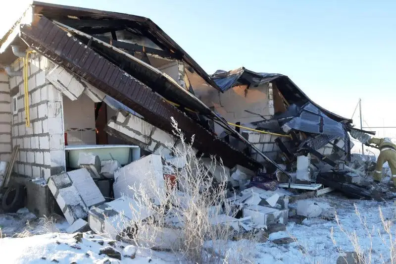 Хромтауда үй өртеніп, 9 адам ауруханаға түсті