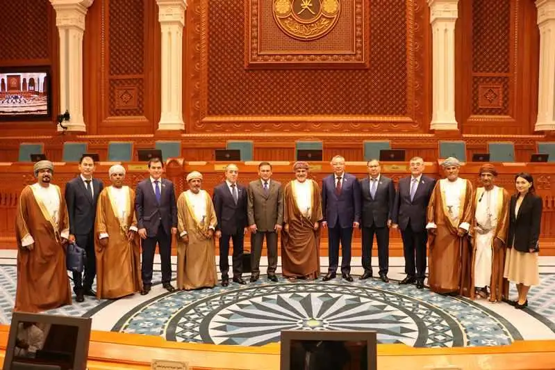 Qazaqstan men Oman arasynda vıza tártibin jeńildetý, týrızmdi damytý máselesi talqylandy
