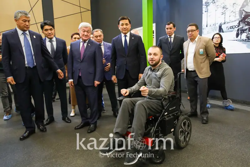 Saparbaev pen Kólginov elimizdegi jalǵyz Paralımpıadalyq jattyǵý ortalyǵyna bardy