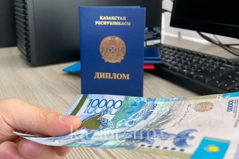 «Dıplommen aýylǵa» baǵdarlamasy boıynsha para alǵan maman sottaldy
