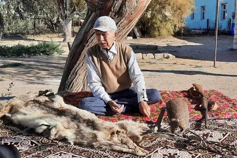 Mańǵystaýda 80 jastaǵy qart ańshy áli kúnge deıin qasqyr aýlaıdy