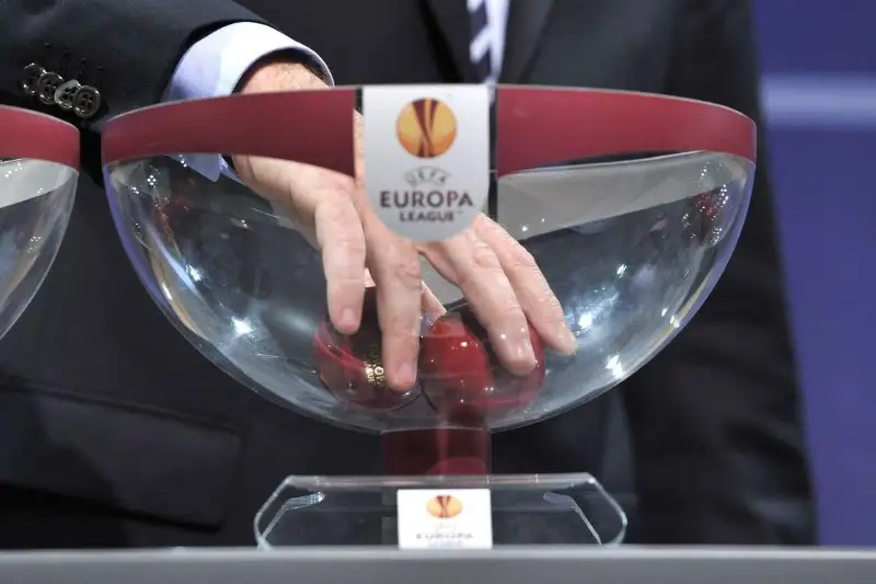 UEFA Eýropa lıgasy toptyq kezeńiniń jerebesi tartylady