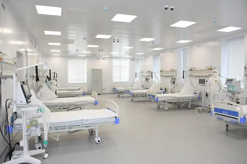 Kókshetaýda eki aıda salynǵan 200 oryndyq ınfektsııalyq aýrýhana ashyldy