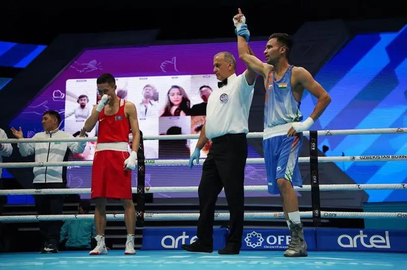 Сакен Бибосынов проиграл и завершил выступление на чемпионате мира по боксу в Ташкенте