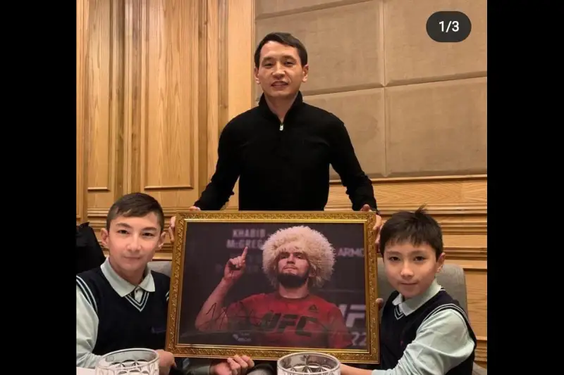 Хабиб Нурмагомедов қазақстандық «Ник Вуйчичке» сыйлық жасады