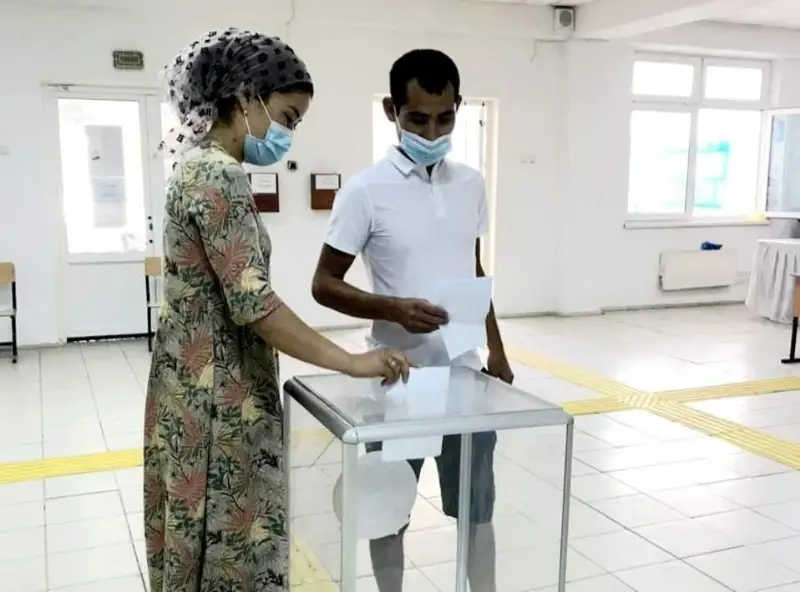 Shardarada jańadan otaý qurǵan erli-zaıyptylar alǵash ret saılaýda daýys berdi