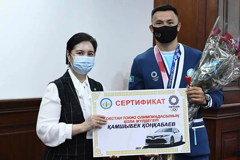 Qyzylorda jurtshylyǵy Qamshybek Qońqabaevqa kólik mingizdi