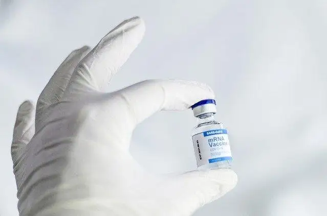 Iran aı saıyn «Spýtnık V» vaktsınasynyń 2 mln-daı dozasyn óndirmek