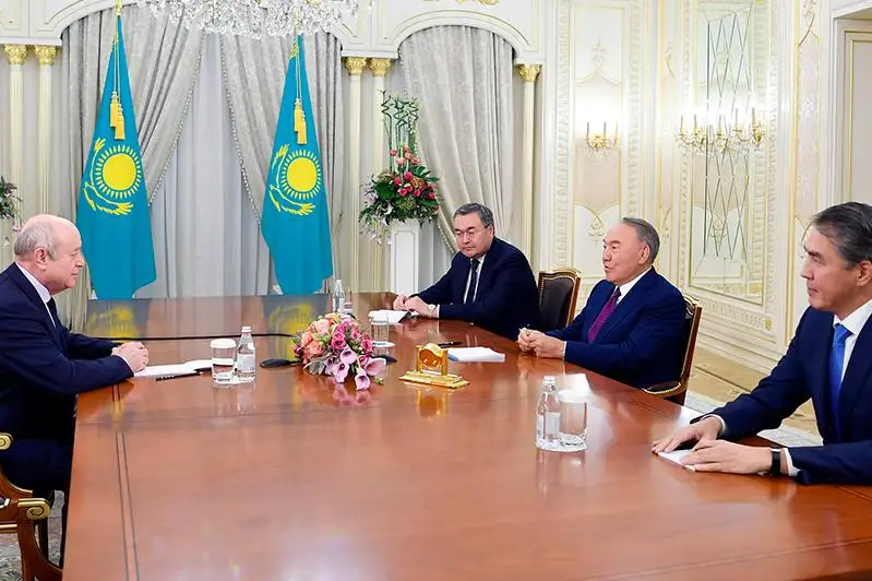 Нурсултан Назарбаев встретился с Михаилом Фрадковым