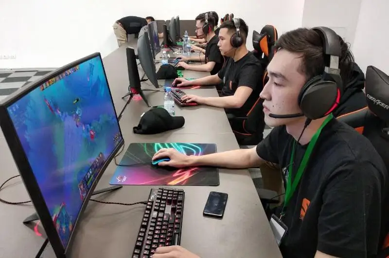 Qazaqtelekom basshysy elimizde kıbersport úshin jaqsy jaǵdaı jasamaq