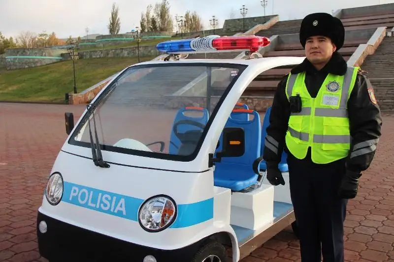Pavlodarda patrýl polıtseıleri jaǵalaýdy elektrmobılmen kúzetedi