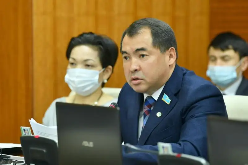Депутат Сбербанкпен цифрлық үкімет платформасын құру туралы келісімге алаңдаушылық танытты