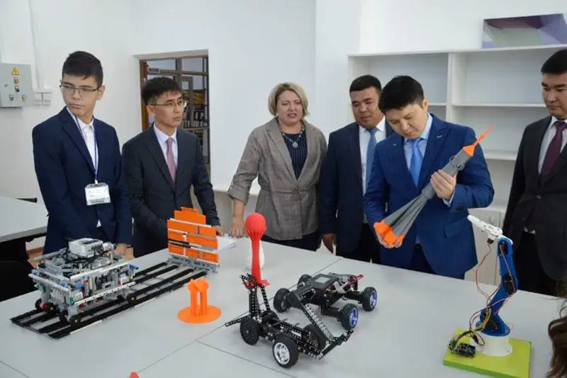 Danııar Esın Syr óńiriniń jastarymen kezdesti