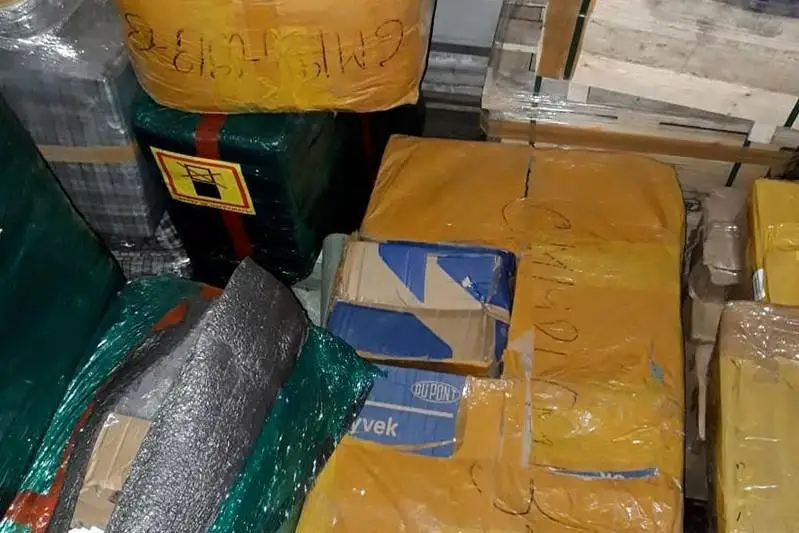 Qostanaı oblysynda obaǵa qarsy kostıýmderdi shetelge alyp ótpek bolǵandar ustaldy