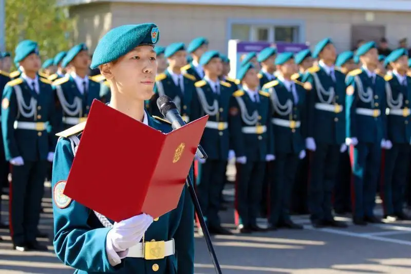 «Jas ulan» áskerı mektepteriniń tárbıelenýshileri saltanatty túrde ant qabyldady
