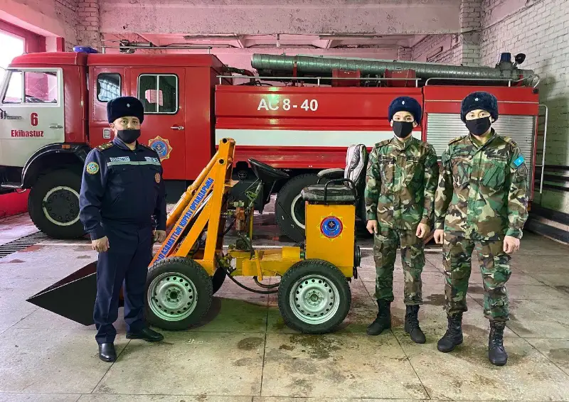 Ekibastuzda órt sóndirýshiler shaǵyn traktor qurastyrdy