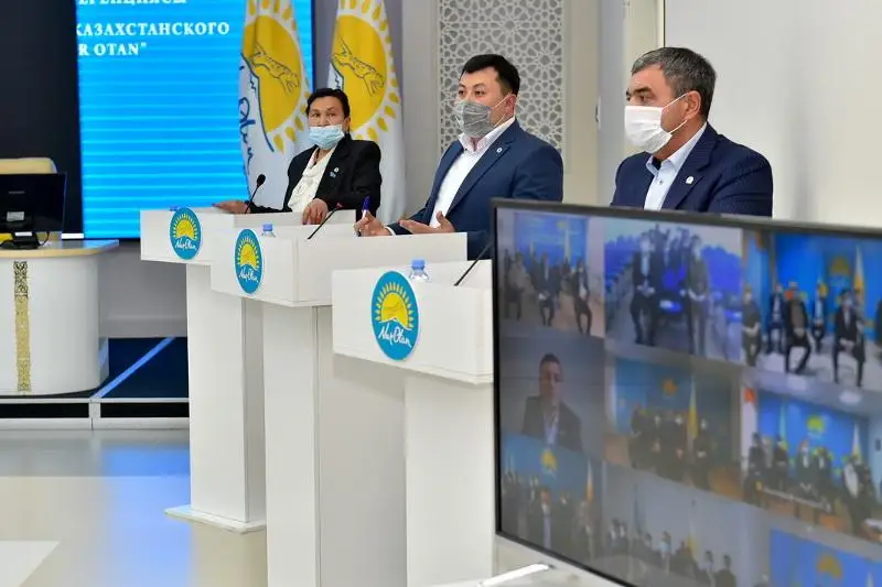 Májilis saılaýy: Nur Otan partııalyq tizimine kimder endi