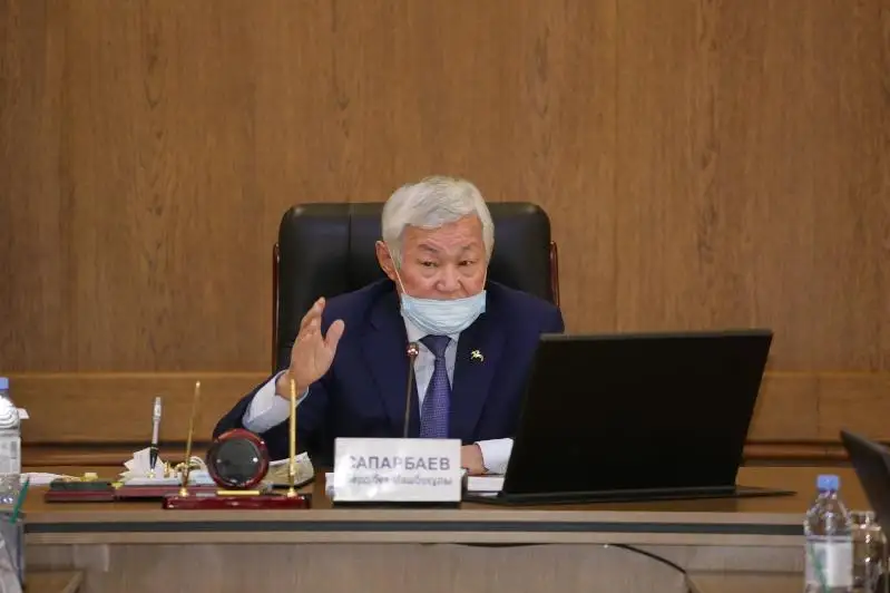 Berdibek Saparbaev óńirdegi turǵyn úı baǵdarlamalarynyń oryndalý barysyn synǵa aldy
