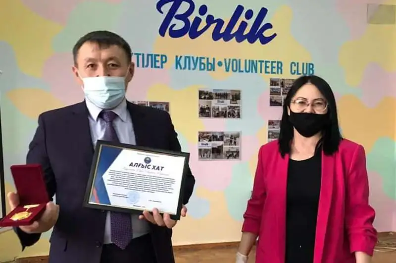 Jezqazǵanda úzdik volonterler marapattaldy