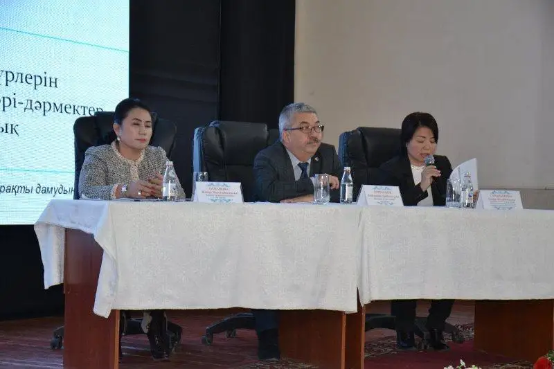 Túrkistandyqtarǵa medıtsınalyq qyzmetterdi tegin alý joldary túsindirildi
