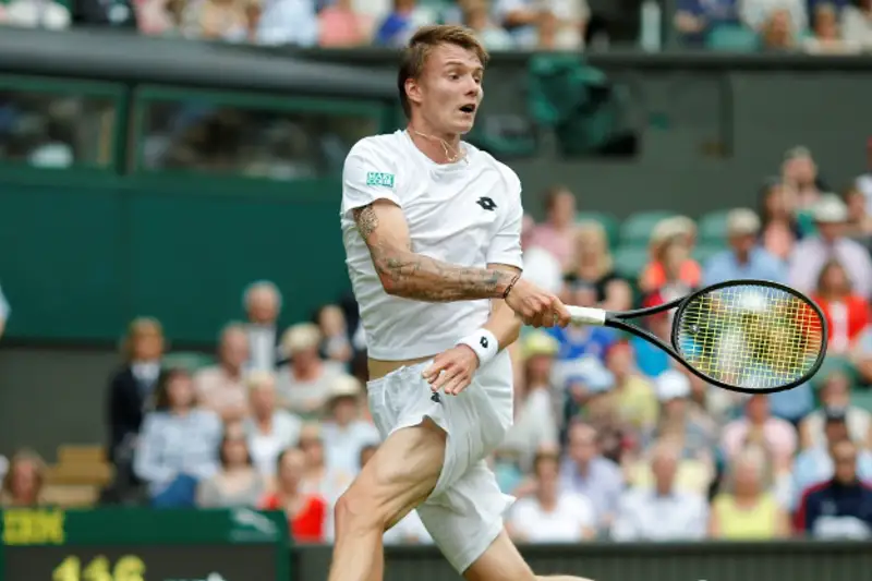 Tennıs: Býblık Rolan Garros týrnırinde utylyp qaldy
