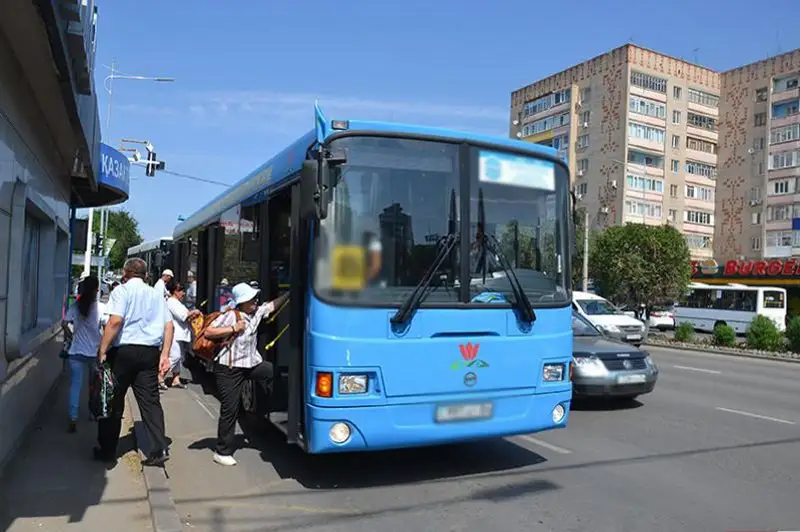 Aqtóbedegi keı avtobýstarda jolaqy eki ese arzandady