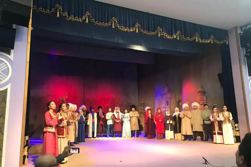 «Ábish álemi» teatr festıvali «Kúı» týyndysymen ashyldy