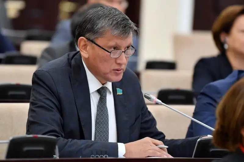 Efırde qazaqtyń án men kúıi sańqyldap estilip turýy kerek - Nurtóre Júsip
