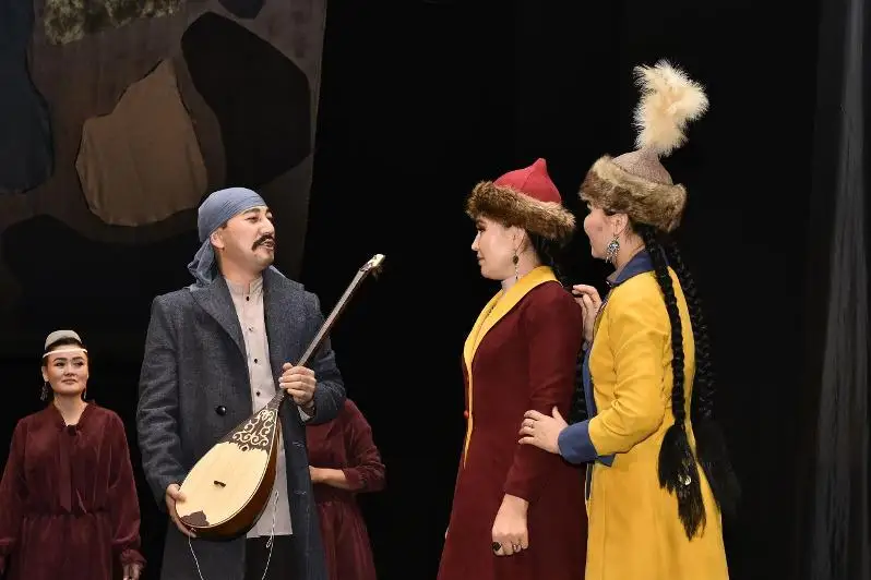 Aqtóbede «Ernazar-Beket» drama - dastany sahnalandy