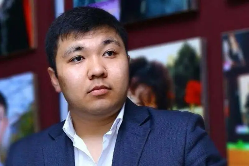 «Ádebıet portalynyń» qyzmetkeri Daryn syılyǵyn ıelendi