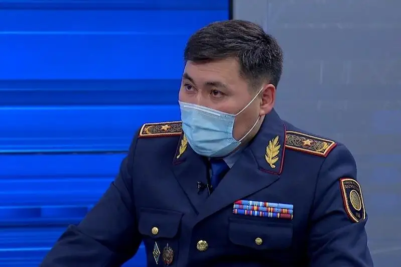 Almaty polıtsııasynyń basshysy zorlyq kórgen áıelge qatysty pikir bildirdi