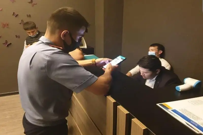 Nur-Sultanda bir táýlik ishinde karantın rejımin buzǵan 13 mekeme anyqtaldy