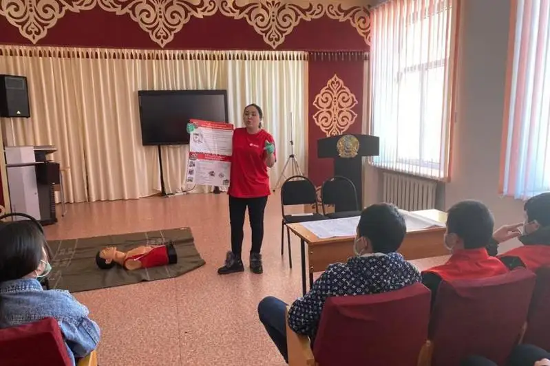 Qaraǵandy oblysynda TJ kezinde halyqqa kómektesetin 130 volonter oqytyldy