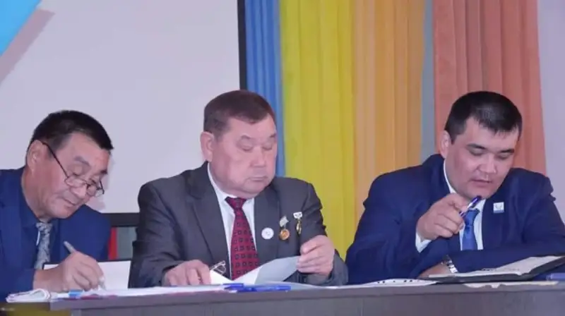 Maqtaaralda memlekettik qyzmet sapasyn kóterýge arnalǵan jıyn ótti
