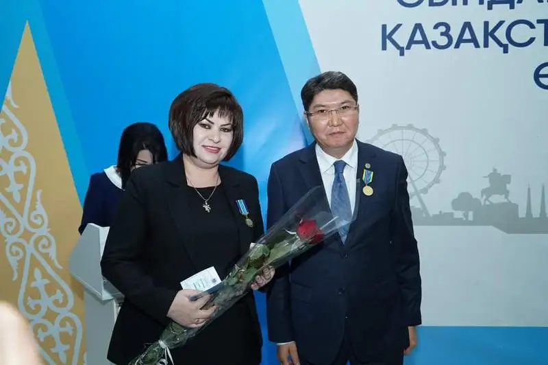 Shymkentte Qazaqstan halqy Assambleıasynyń músheleri marapattaldy