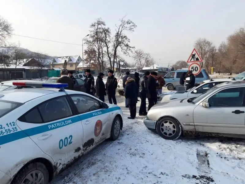 Almaty oblysynda salyq tólemegenderdiń kólikteri aıyp turaǵyna qoıyldy