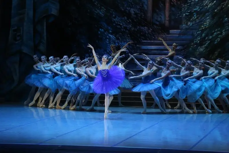 Sibir teatry Qazaqstanda alǵash ret óner kórsetpek