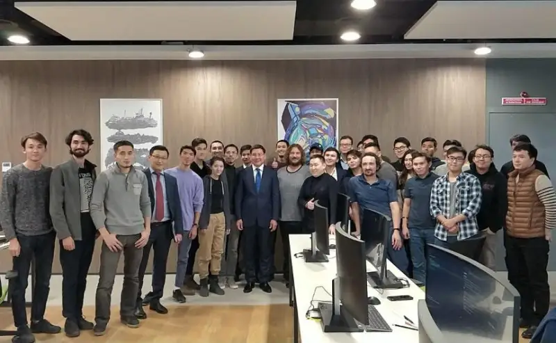 Elordada álemdik IT-mamandardy daıarlaıtyn tegin mektep ashyldy