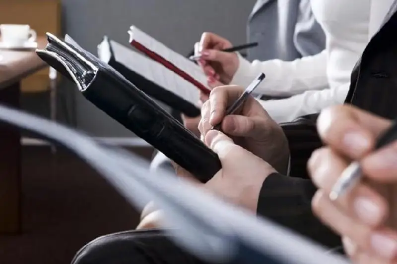 Jýrnalısterdi akkredıtteýdiń jańa erejesiniń jobasy tanystyryldy