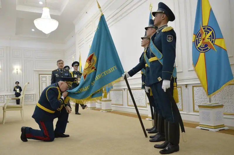 Бөтен планеталықтармен порно әйел