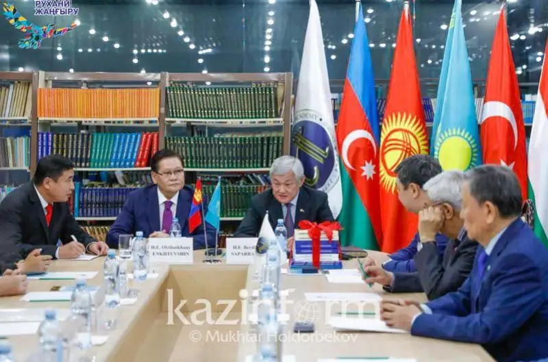 Berdibek Saparbaev Mońǵolııa ǵalymdaryn tarıhı zertteýlerge qatysýǵa shaqyrdy
