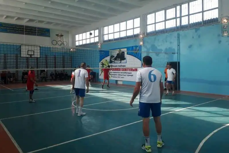 Túrkistan oblysynda polıtseıler arasynda voleıboldan týrnır ótti