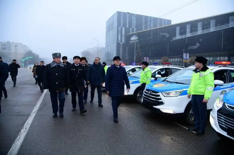 Shymkent qalasynyń polıtsııa qyzmetine 109 jańa avtokólik tapsyryldy