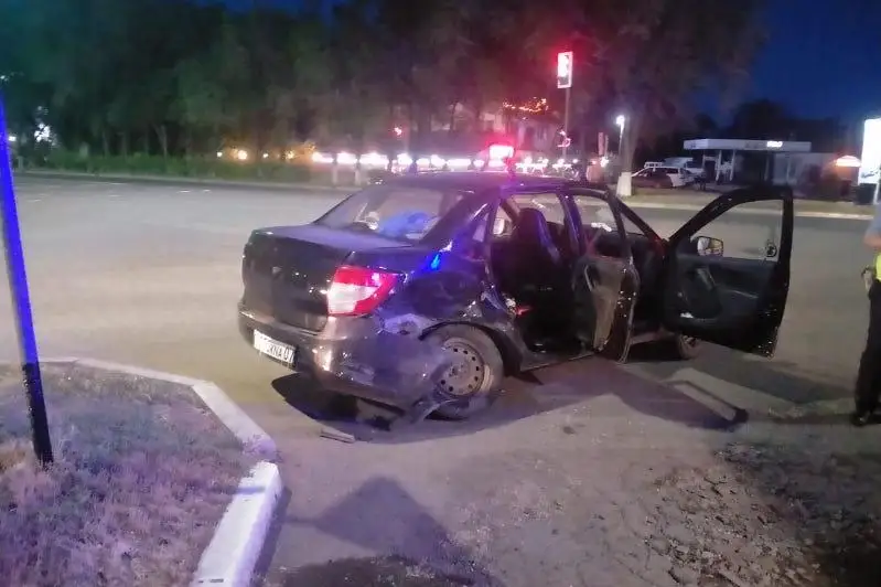 Оралда 2 автокөлік соқтығып, екі адам жарақат алды