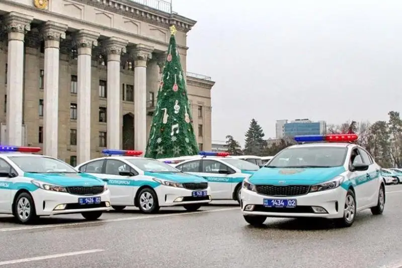 Almaty polıtsııasy kúsheıtilgen rejımde jumys istep jatyr