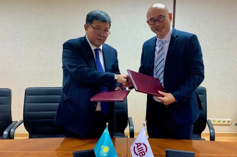 AIIB men QR Energetıka mınıstrligi memorandýmǵa qol qoıdy