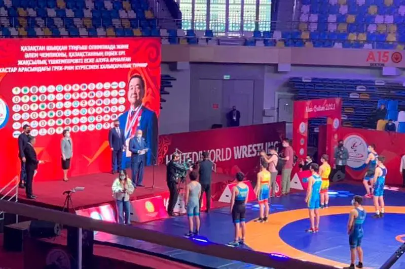 Astanada Jaqsylyq Úshkempirovty eske alýǵa arnalǵan týrnır ótip jatyr