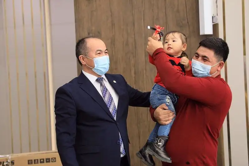 Koronavırýsqa qarsy vaktsına saldyrǵan aqtóbelik kólik utyp aldy